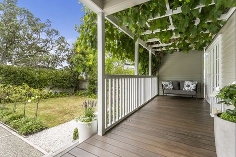Photo of property in 35 Seaview Avenue, Northcote, Auckland, 0627