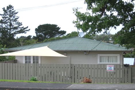 Photo of property in 2/43 Lancaster Road, Beach Haven, Auckland, 0626