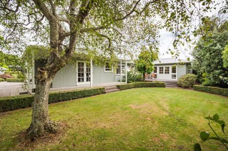 Photo of property in 17 Aranui Road, Kairanga, Palmerston North, 4475