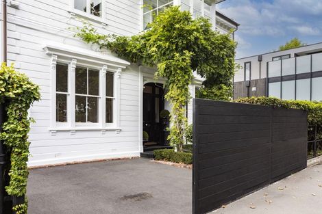 Photo of property in 26 Cranmer Square, Christchurch Central, Christchurch, 8013
