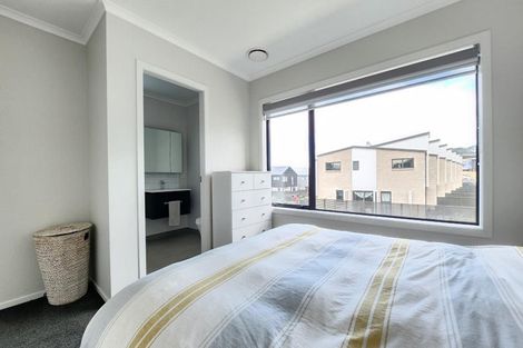 Photo of property in 24 Hokioi Drive, Kenepuru, Porirua, 5022