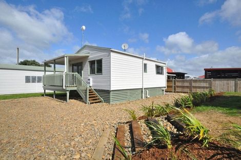 Photo of property in 15 Kowhai Avenue, Kaiaua, Pokeno, 2473