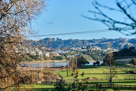 Photo of property in 138 Paekakariki Hill Road, Pauatahanui, Porirua, 5381