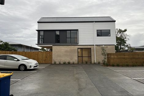 Photo of property in 3/11 Karamu Street, Te Atatu Peninsula, Auckland, 0610
