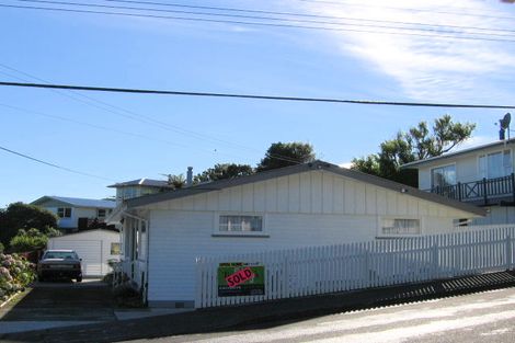 Photo of property in 65 Beazley Avenue, Paparangi, Wellington, 6037