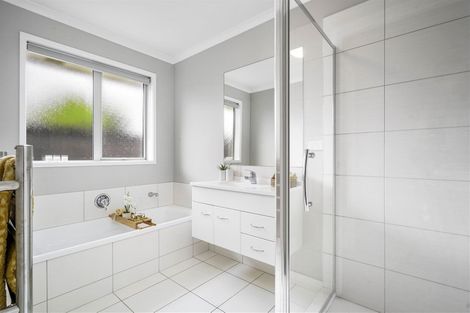 Photo of property in 9 Trauzer Place, Flagstaff, Hamilton, 3210