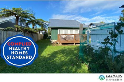 Photo of property in 3/25a Beach Road, Te Atatu Peninsula, Auckland, 0610