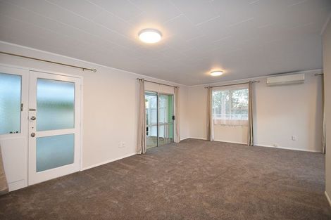 Photo of property in 27 Wallace Road, Ranui, Auckland, 0612
