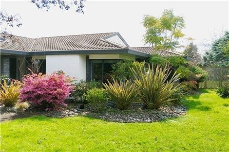 Photo of property in 17 Frank Nobilo Drive, Golflands, Auckland, 2013