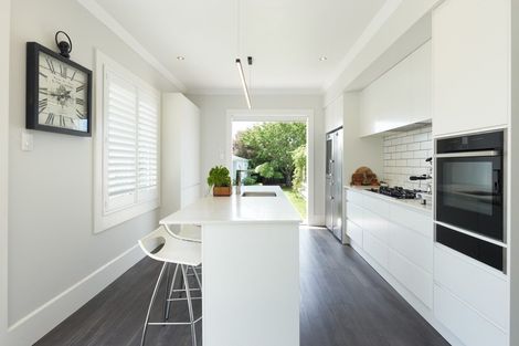 Photo of property in 105 Georges Drive, Napier South, Napier, 4110