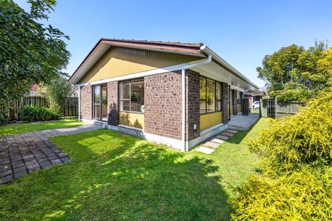 Photo of property in 2/35 Ti Nana Crescent, Henderson, Auckland, 0610