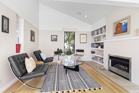 Photo of property in 96 Hill Street, Thorndon, Wellington, 6011