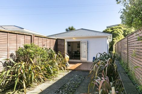 Photo of property in 16a Alder Place, Newlands, Wellington, 6037