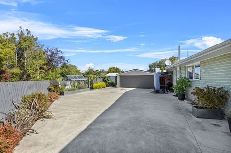 Photo of property in 150 Grimseys Road, Redwood, Christchurch, 8051