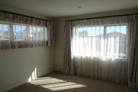 Photo of property in 79 Deep Creek Road, Waiake, Auckland, 0630