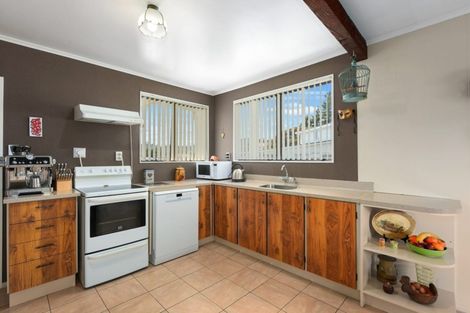 Photo of property in 8 Greenwich Grove, Stokes Valley, Lower Hutt, 5019