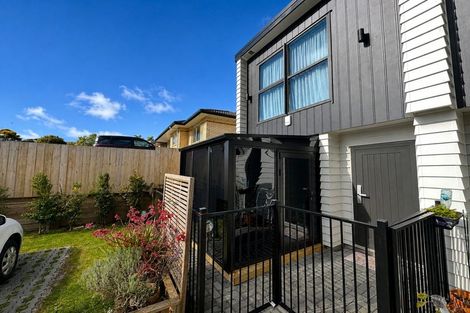 Photo of property in 12f Hewlett Road, Massey, Auckland, 0614