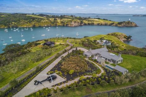 Photo of property in 13 Alan Murray Lane, Oneroa, Waiheke Island, 1081