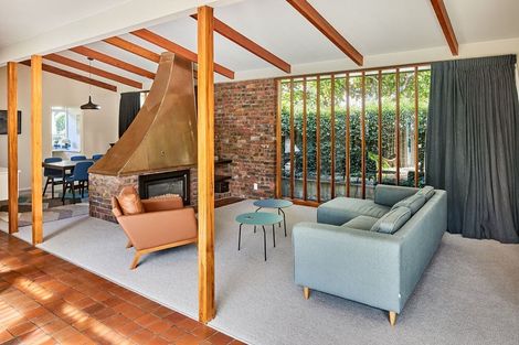 Photo of property in 27 Cheviot Road, Lowry Bay, Lower Hutt, 5013