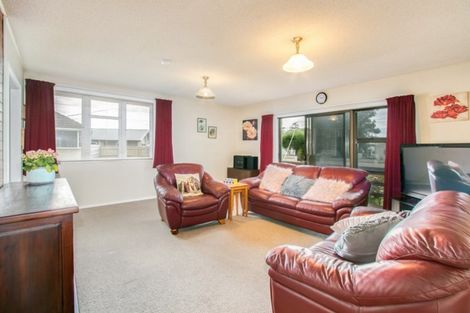 Photo of property in 10 Read Crescent, Clive, 4102