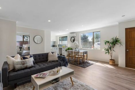 Photo of property in 23 Piriti Place, Weymouth, Auckland, 2103