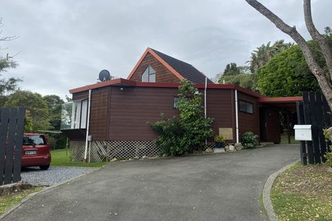 Photo of property in 5 Hira Street, Waikanae, 5036