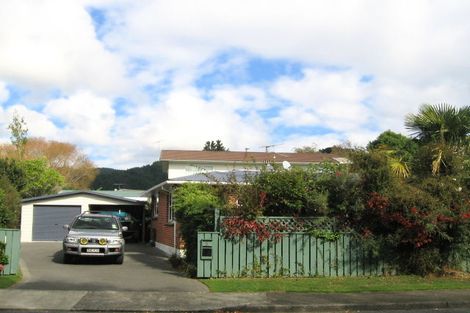Photo of property in 5 Sunbrae Drive, Silverstream, Upper Hutt, 5019