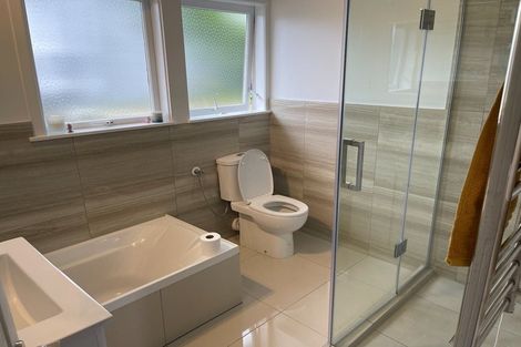 Photo of property in 2/111 Carlisle Road, Torbay, Auckland, 0632