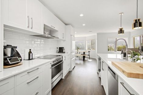 Photo of property in 125 Woodman Drive, Tawa, Wellington, 5028