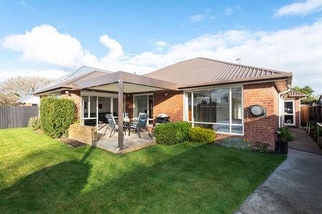 Photo of property in 2/14 Bentley Street, Russley, Christchurch, 8042