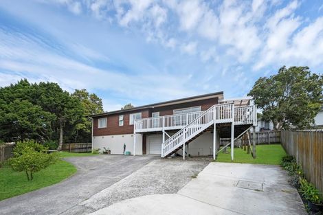 Photo of property in 2 Talmar Place, Massey, Auckland, 0614