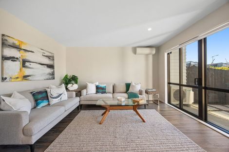 Photo of property in 21 Irving Place, Hobsonville, Auckland, 0616