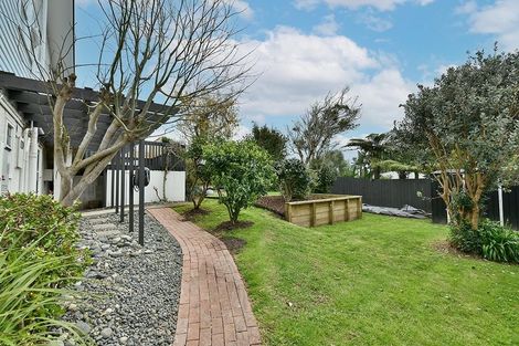 Photo of property in 10 Castleton Street, Birkdale, Auckland, 0626