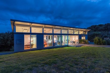 Photo of property in 190 Paroa Bay Road, Russell, 0272