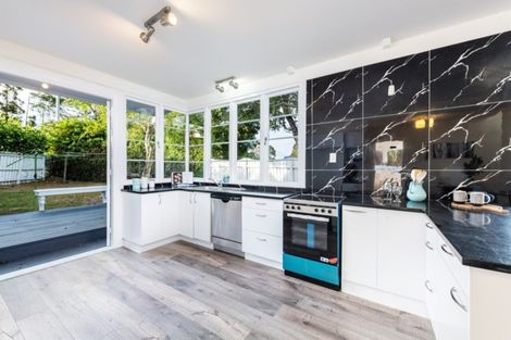 Photo of property in 1 Luckens Road, West Harbour, Auckland, 0618