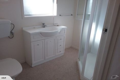 Photo of property in 2/16 Mannering Place, Hillcrest, Auckland, 0627