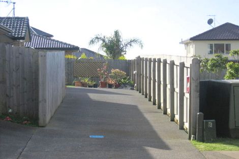 Photo of property in 21 Redcastle Drive, East Tamaki, Auckland, 2013