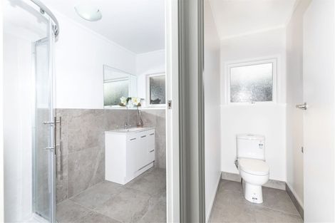 Photo of property in 82 Ravenwood Drive, Forrest Hill, Auckland, 0620