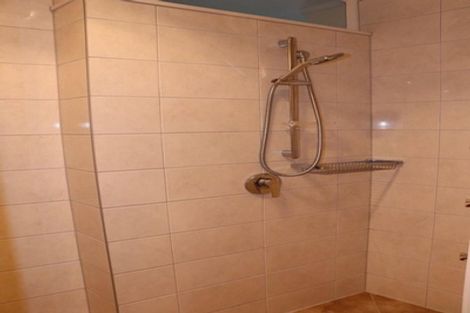 Photo of property in 547 Glenfield Road, Glenfield, Auckland, 0629