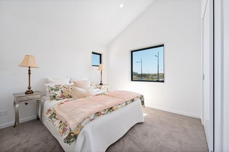 Photo of property in 67 Maungakaraka Road, Karaka, 2580