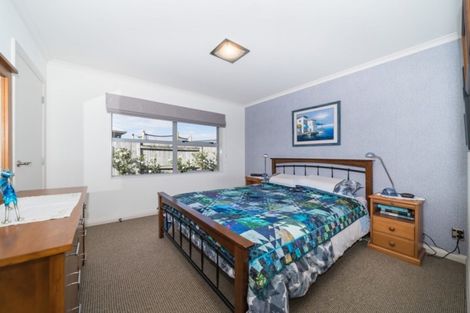 Photo of property in 3 Manhattan Court, Kelvin Grove, Palmerston North, 4414