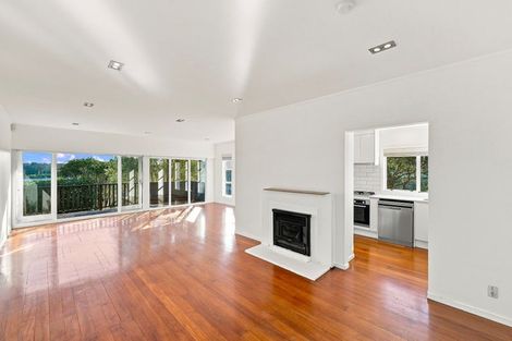 Photo of property in 308 Hurstmere Road, Takapuna, Auckland, 0622
