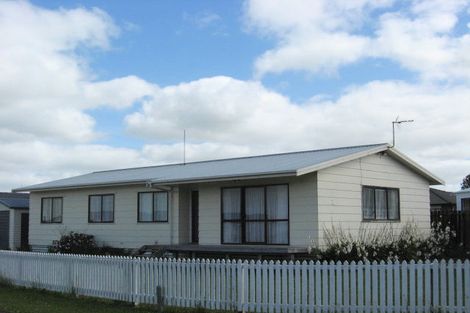 Photo of property in 7a Volta Place, Clendon Park, Auckland, 2103