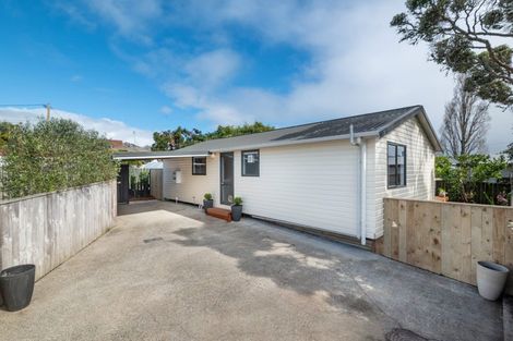 Photo of property in 30a Lancaster Road, Beach Haven, Auckland, 0626
