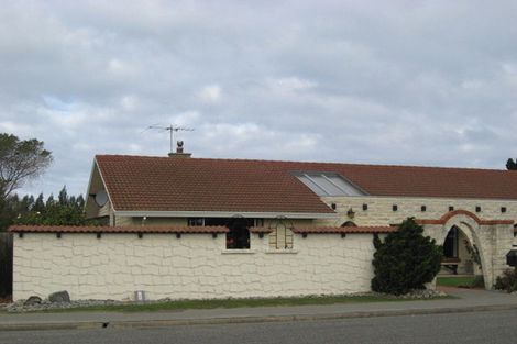 Photo of property in 4 Salisbury Crescent, Oamaru North, Oamaru, 9400