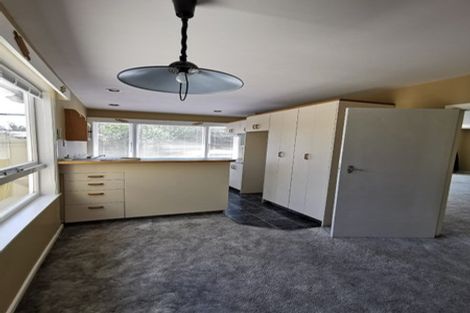 Photo of property in 17 Bateman Avenue, Bryndwr, Christchurch, 8053