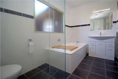 Photo of property in 75a Bradbury Road, Botany Downs, Auckland, 2010