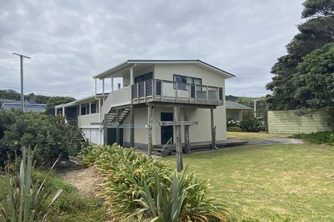 Photo of property in 12 Point Road, Mokau, 4376