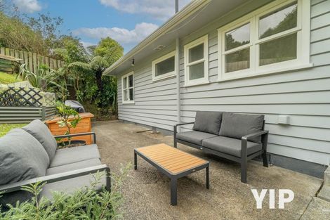 Photo of property in 61 Batchelor Street, Newlands, Wellington, 6037