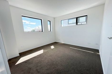 Photo of property in 15 Raupeti Lane, Henderson, Auckland, 0612